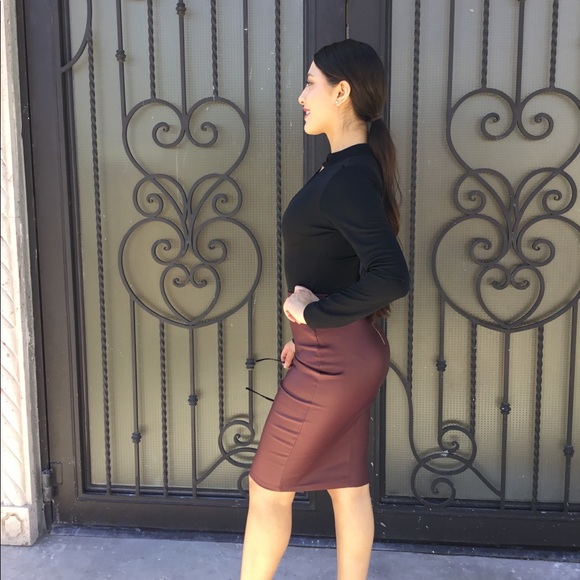 LAST ONE-Black Bodysuit - Picture 4 of 8